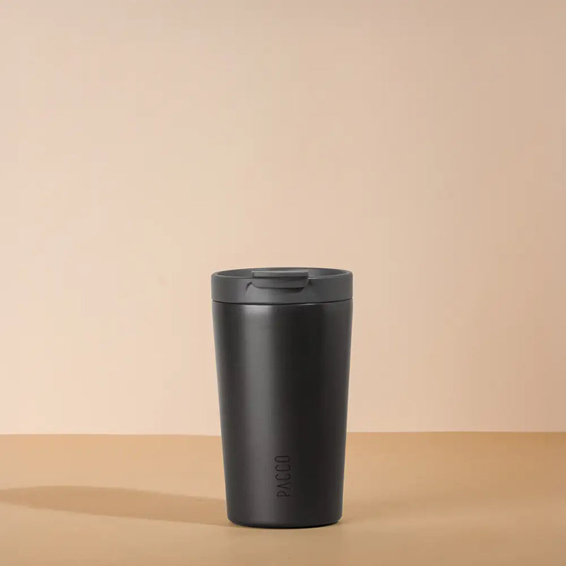 Copo Térmico Nomad 410ml PACCO na cor Grafite com acabamento em aço inox escovado e tampa hermética